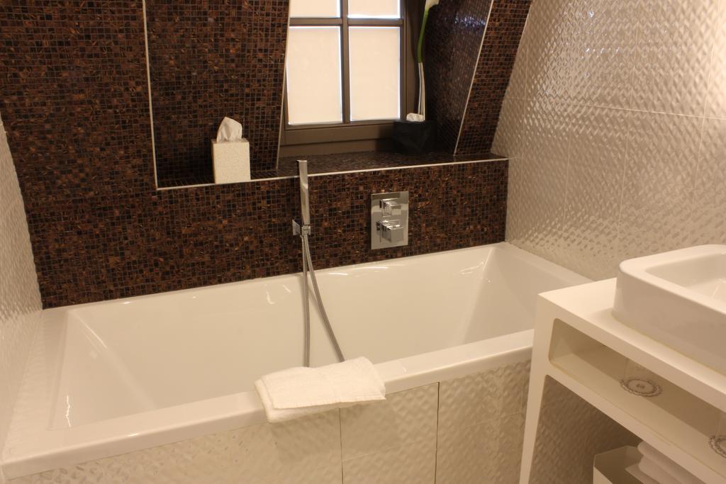 Le Malown Paris Ngoại thất bức ảnh