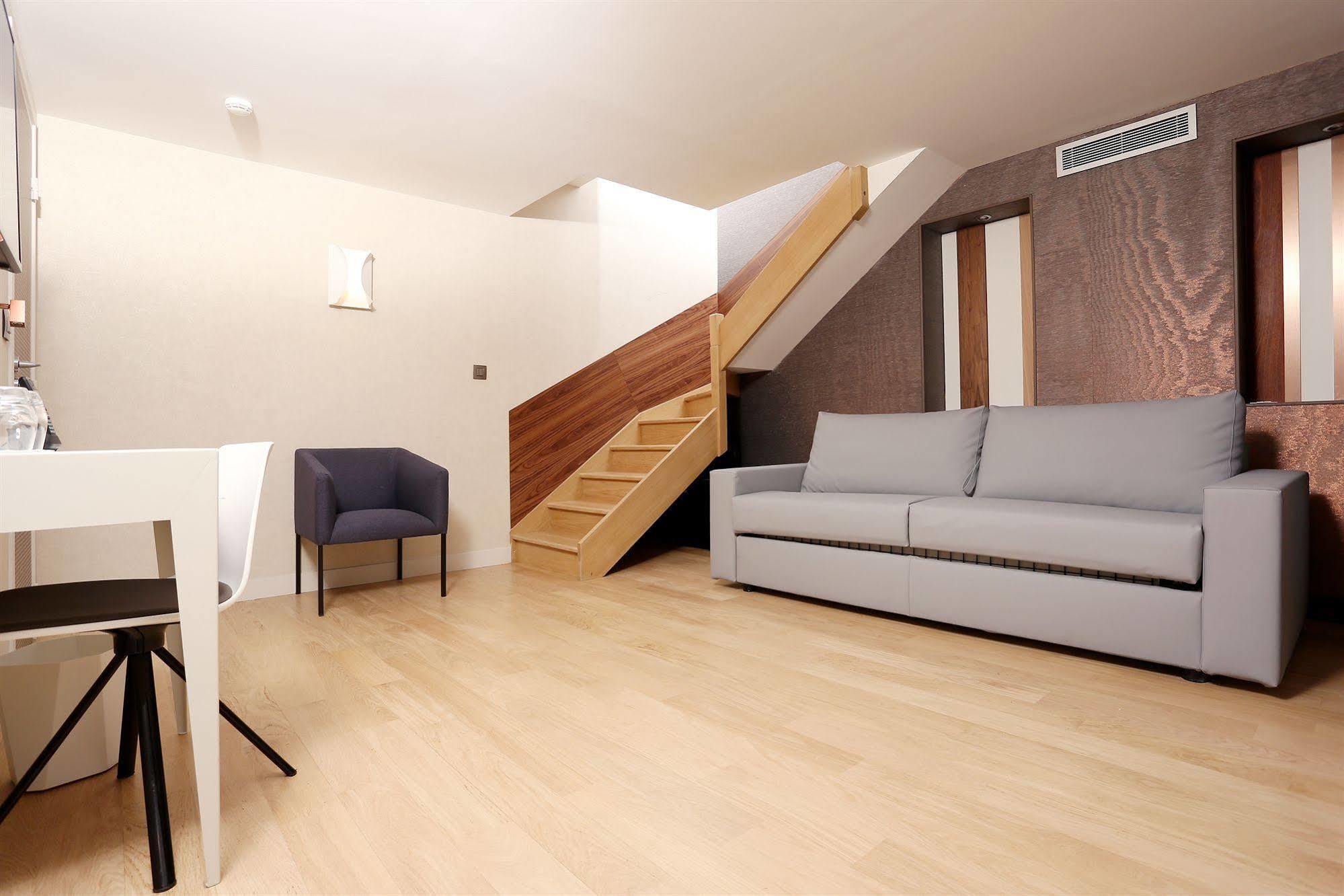 Le Malown Paris Ngoại thất bức ảnh