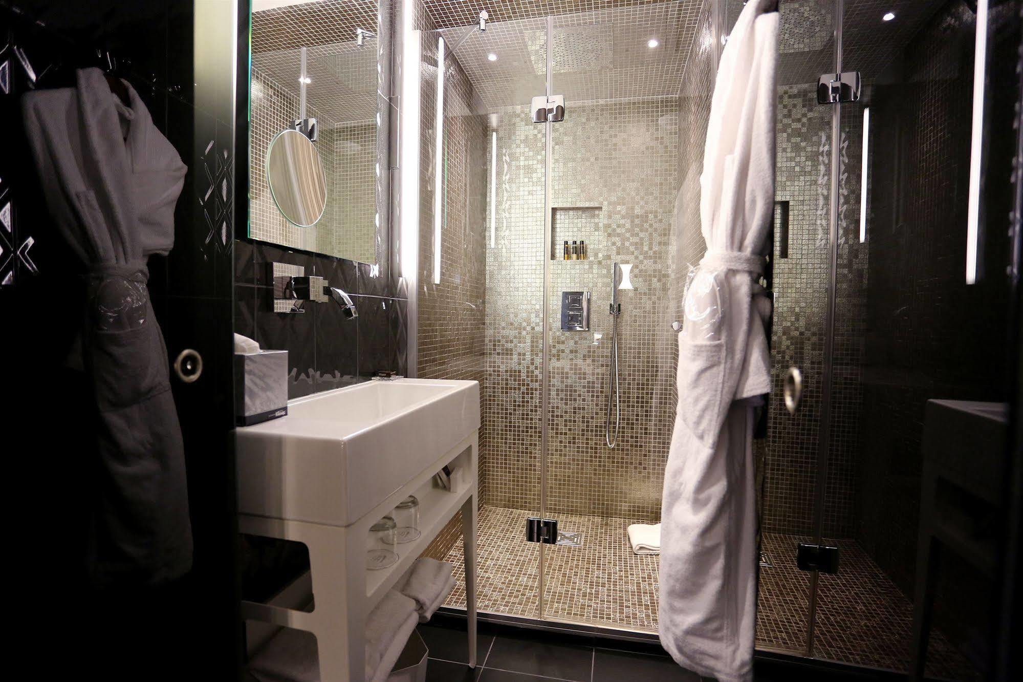Le Malown Paris Ngoại thất bức ảnh