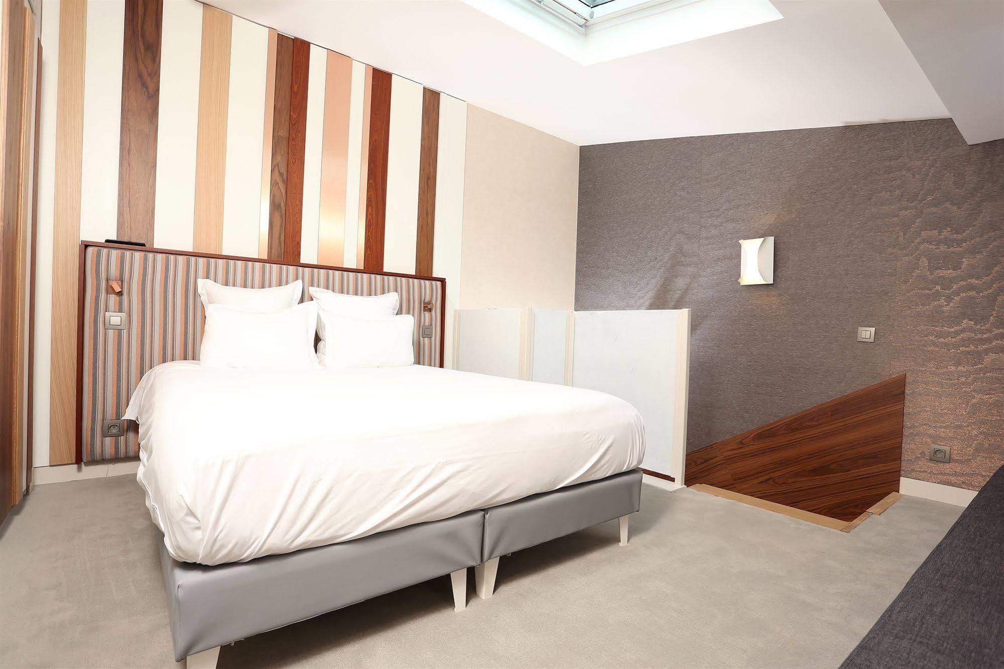 Le Malown Paris Ngoại thất bức ảnh